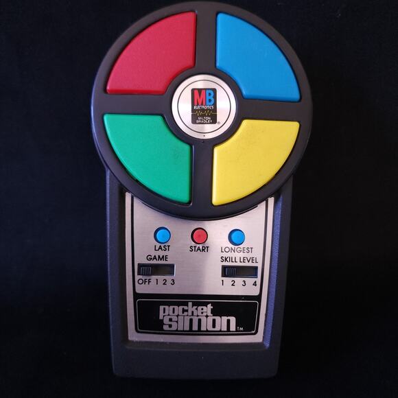 Vintage 1980s Pocket Simon Milton Bradley Electronic Handheld Game Tested Works - Picture 1 of 8